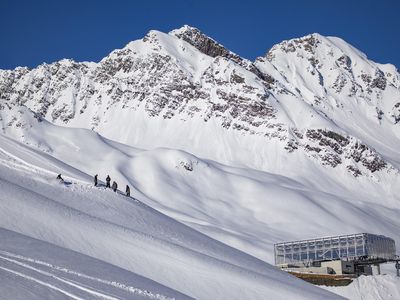 Giggijoch Bergstation mit Powder freeks neu