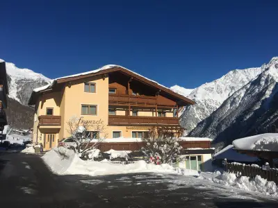 Außenansicht Winter Haus Franzele
