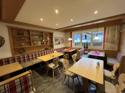 Frühstückszimmer im Haus Franzele