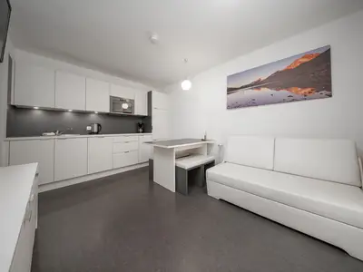 Küche und Aufenthaltsrau, Apart F