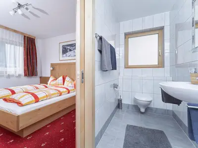 Doppelzimmer mit Badezimmer