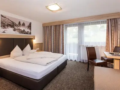 Dreibettzimmer mit getrennten Betten