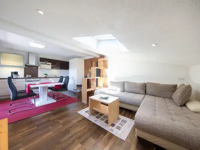 Appt. 3 Wohnzimmer mit Küche