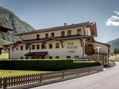 TheRiver_byRegina_Aussenaufnahme_Sommer_byRudiWyhl