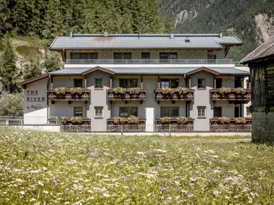 TheRiver_byRegina_Aussenaufnahme_Sommer_byRudiWyhl