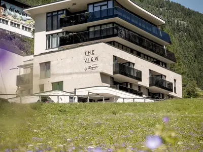 TheView_byRegina_Aussenaufnahme_Sommer_byRudiWyhli