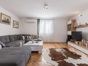 23980690-Ferienwohnung-5-Solin-300x225-3