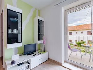 24057941-Ferienwohnung-4-Solin-300x225-3