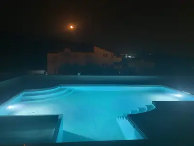 PoolOfHouse