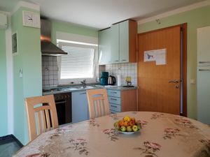 23362865-Ferienwohnung-4-Soline-300x225-3