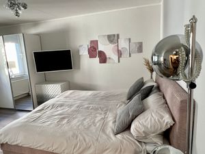 24047308-Ferienwohnung-2-Solingen-300x225-4