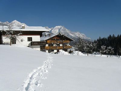 Haus Winter mit Winterlandschaft