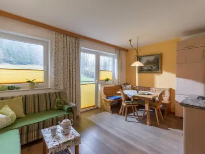 Gemütliches Wohnküche  im Appartement Pölven