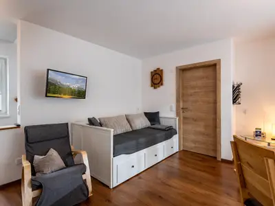 Ferienwohnung_Riedmann_Dorf_37c_Soell_07_2025_Wohn