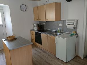 22935819-Ferienwohnung-4-Solnhofen-300x225-1