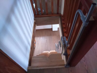 steile Treppe zum Wohnbereich