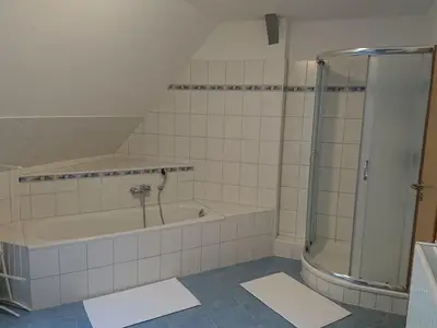 Badewanne/Dusche Badewanne/Dusche