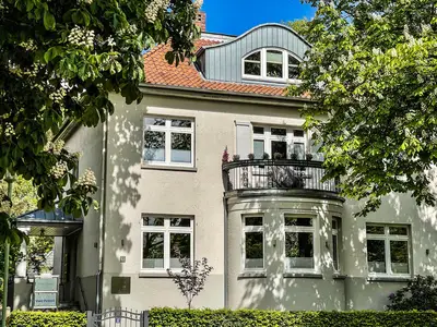 Villa Zwoelf Frontansicht Villa Zwoelf Frontansicht