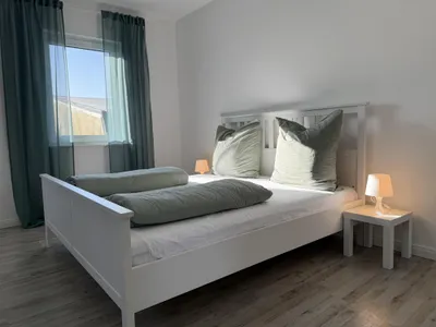 Schlafzimmer mit Bett Schlafzimmer mit Bett