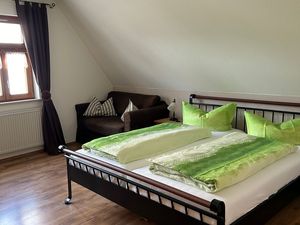 23955132-Ferienwohnung-2-Sommerach-300x225-5