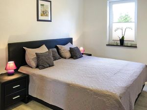 23290736-Ferienwohnung-4-Sommersdorf-300x225-4