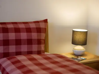 crop__325028__1920.j