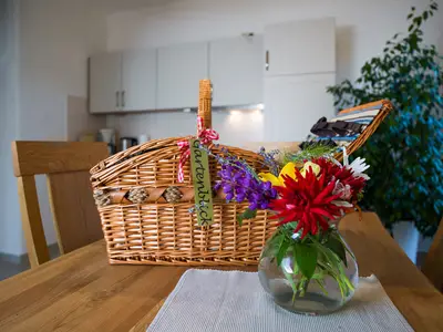 crop__324910__1920.j