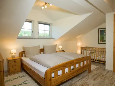 Elternschlafzimmer.j