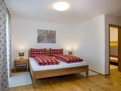 Elternschlafzimmer m