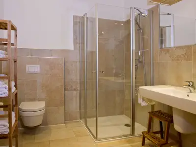 crop__244107__1920.j