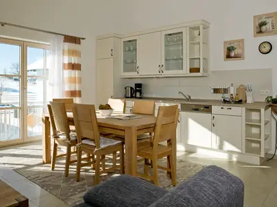 Wohn-Küche-Balkon.jp