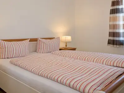 Elternschlafzimmer.j