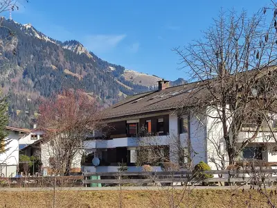Außenansicht mit Blick auf den Grünten