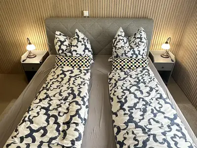 Schlafzimmer 1