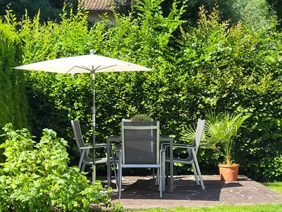Terrasse hinter dem Haus