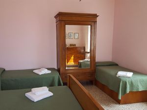 23084215-Ferienwohnung-4-Sorrento-300x225-5