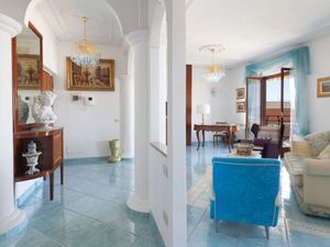 23782230-Ferienwohnung-5-Sorrento-300x225-4