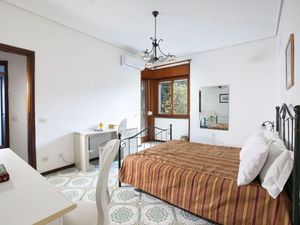 23922123-Ferienwohnung-5-Sorrento-300x225-2