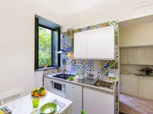 23544710-Ferienwohnung-3-Sorrento-300x225-4