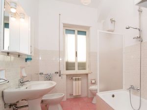 23852512-Ferienwohnung-8-Sorrento-300x225-5