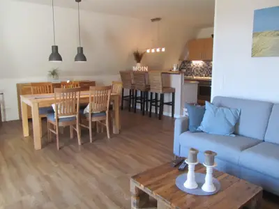 Wohn-Eßbereich in der oberen Etage