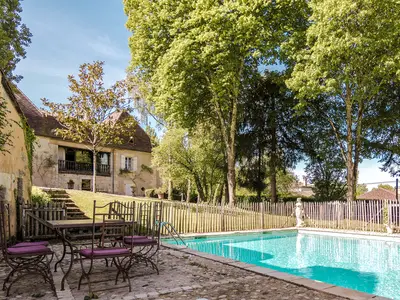PoolOfHouse