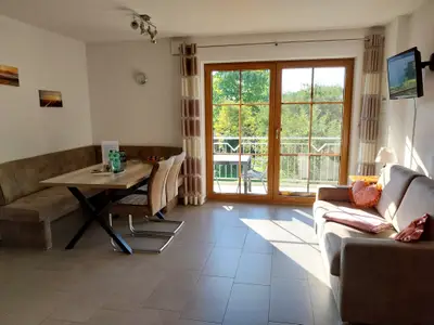 Wohnung 6 Wohnraum mit Schlafsofa(normale Matratze)