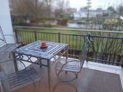 Terrasse mit Blick auf den Garten