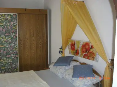 Schlafzimmer 1