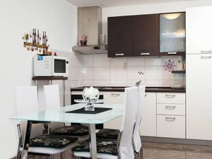 23555679-Ferienwohnung-4-Split-300x225-5