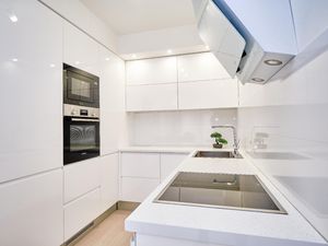 23562406-Ferienwohnung-4-Split-300x225-2