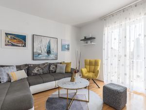 22936357-Ferienwohnung-6-Split-300x225-2