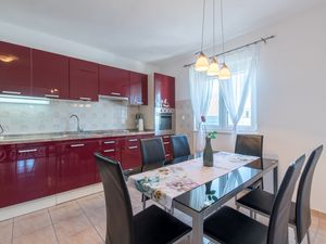 23941908-Ferienwohnung-5-Split-300x225-4