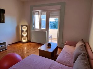 23836000-Ferienwohnung-9-Split-300x225-1